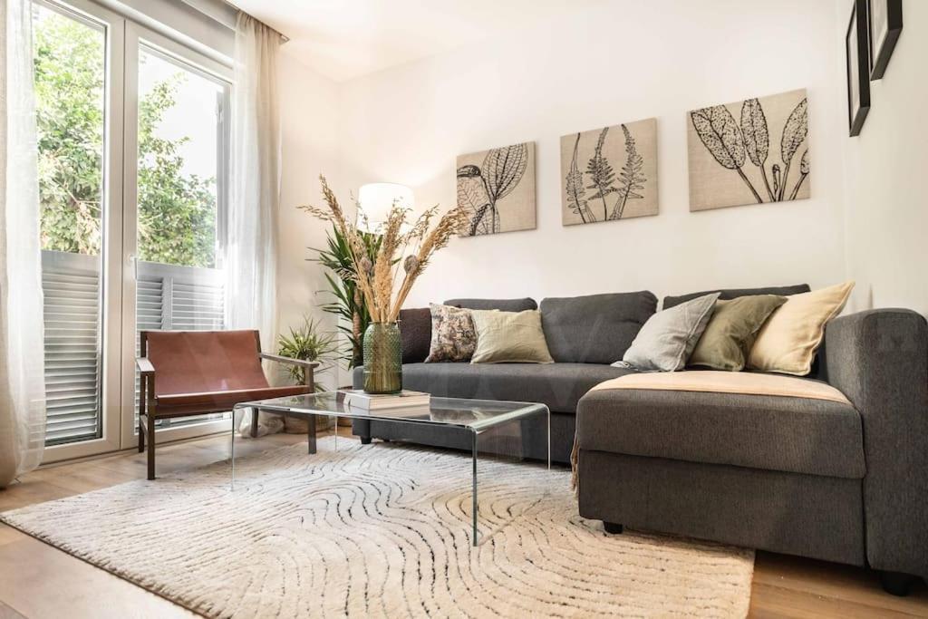 Calm Apartment With Private Patio By Rems مالقة المظهر الخارجي الصورة