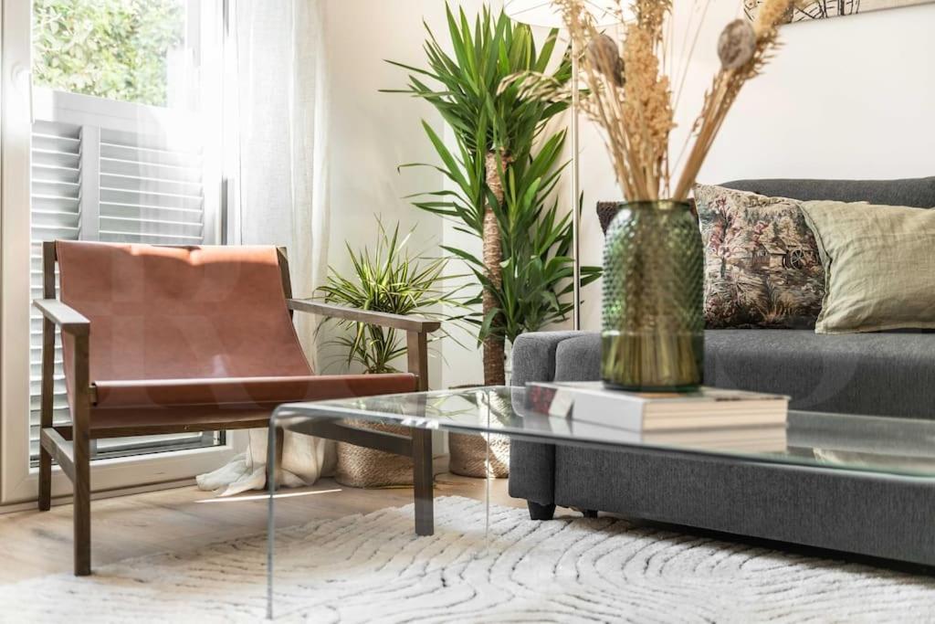 Calm Apartment With Private Patio By Rems مالقة المظهر الخارجي الصورة