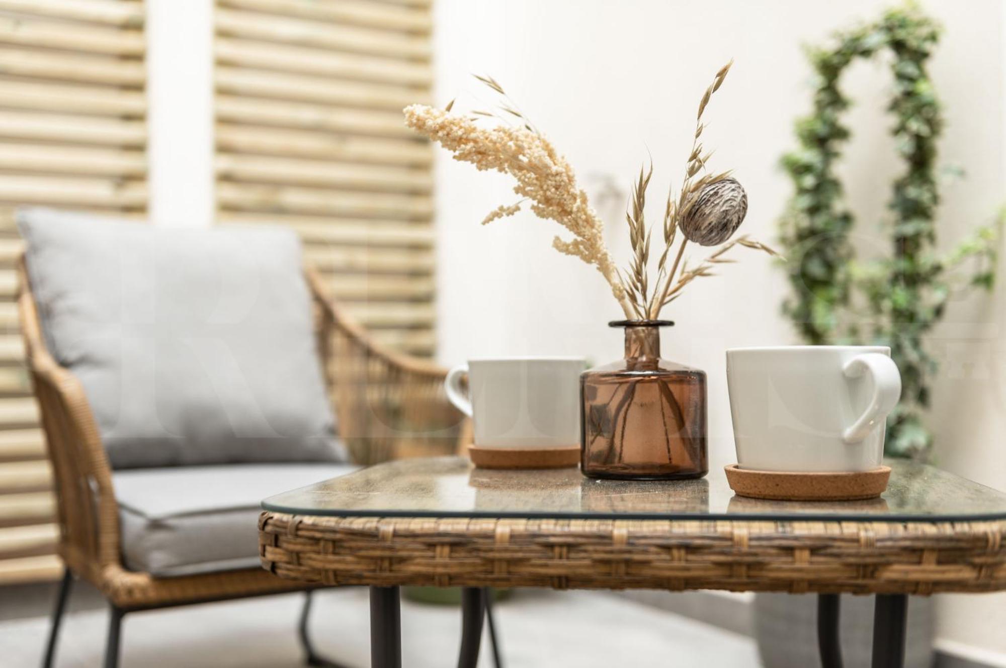 Calm Apartment With Private Patio By Rems مالقة المظهر الخارجي الصورة