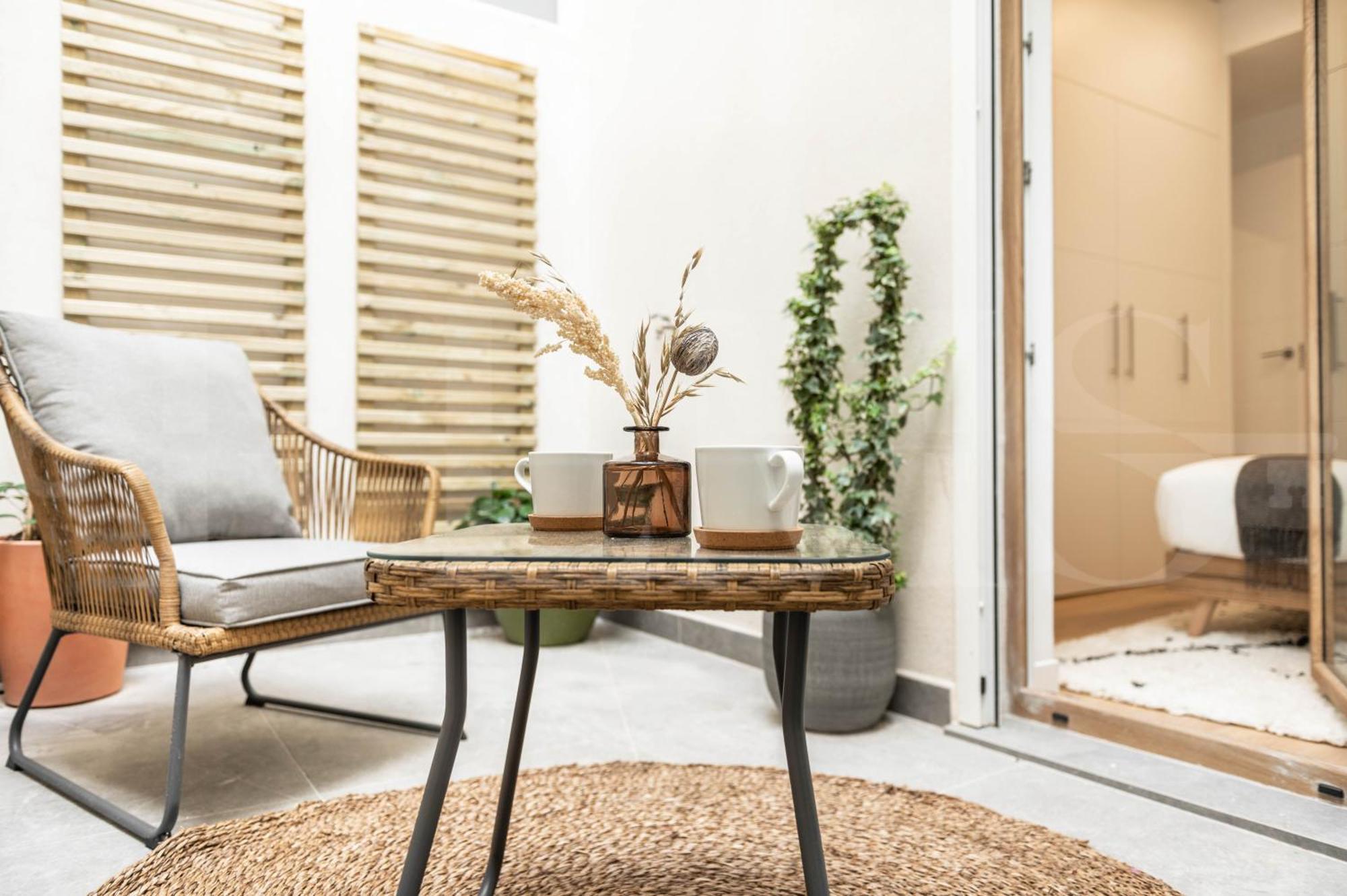 Calm Apartment With Private Patio By Rems مالقة المظهر الخارجي الصورة
